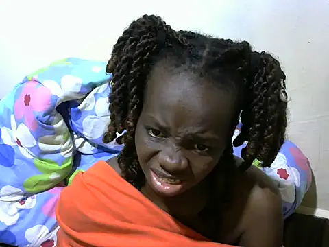 Snapshot of Thicky_kyla chatting on May 16, 2026, 12:18 am Thicky kyla online show from May 16, 2026, 12:18 am