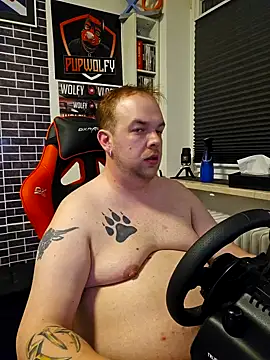 PupW0lfy online show from March 18, 2025, 6:59 pm