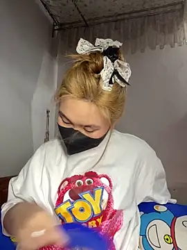 Odette68 online show from April 21, 2026, 3:02 am