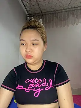 Odette68 online show from May 10, 2026, 11:54 pm