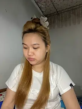 Odette68 online show from May 18, 2026, 11:32 pm
