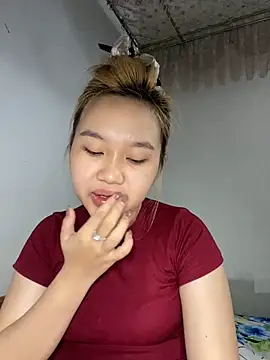 Odette68 online show from May 21, 2026, 11:56 pm
