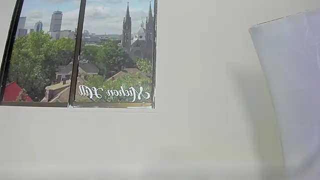 Littleolivia  online show from March 17, 2025, 12:57 pm