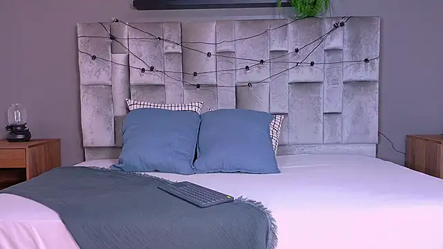 AmbarHills 1 online show from November 12, 2025, 11:32 am