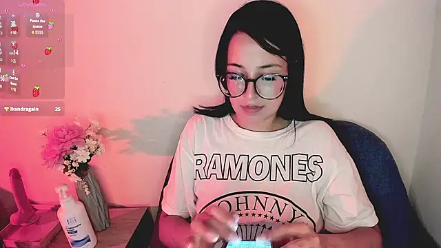 lovely  martina online show from November 24, 2025, 11:59 pm