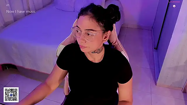 Aleja24Evans online show from February 2, 2025, 12:30 am