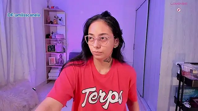 Aleja24Evans online show from December 1, 2025, 2:16 am