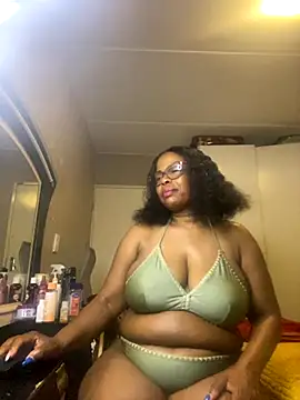 Nomthie online show from September 22, 2025, 5:37 pm