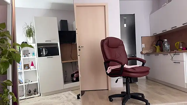 Snapshot of Victoria1Love chatting on February 28, 2025, 2:31 pm Victoria1Love online show from February 28, 2025, 2:31 pm