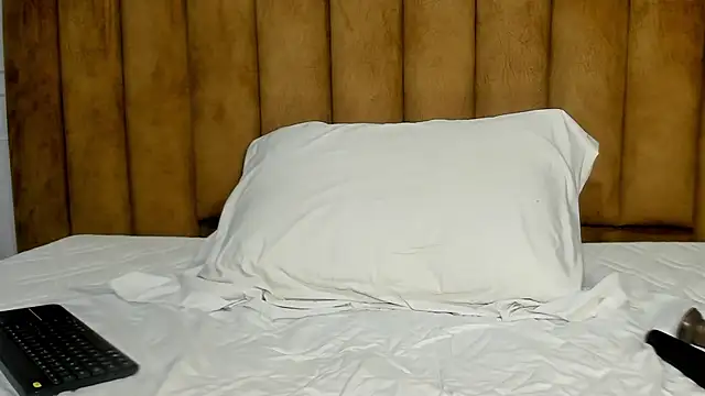 Snapshot of Daphne81_ chatting on January 5, 2025, 5:20 am Daphne81  online show from January 5, 2025, 5:20 am