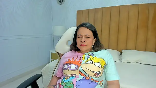 Snapshot of Daphne81_ chatting on January 23, 2025, 8:36 am Daphne81  online show from January 23, 2025, 8:36 am