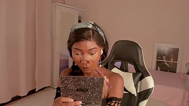 SavannahWildee online show from December 10, 2024, 7:43 pm