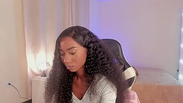 SavannahWildee online show from January 12, 2025, 12:23 pm