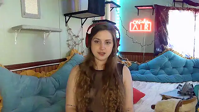 mirannacult online show from December 12, 2024, 3:27 pm