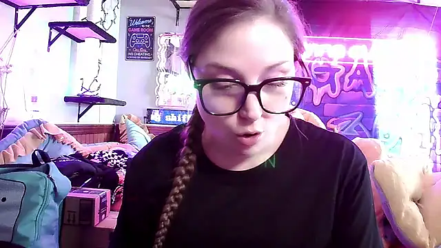 mirannacult online show from February 8, 2025, 4:25 pm