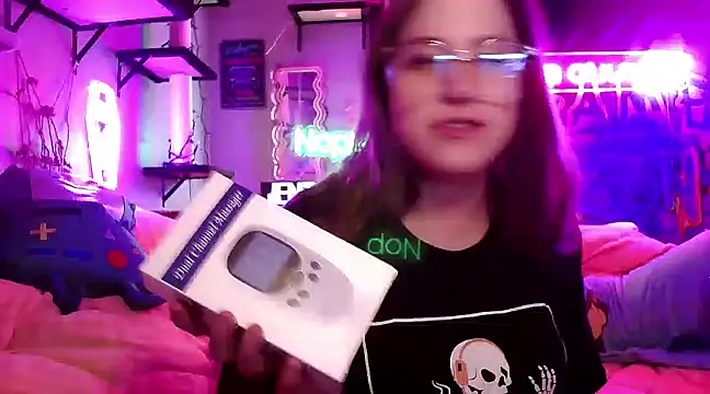 mirannacult online show from March 6, 2025, 10:52 am