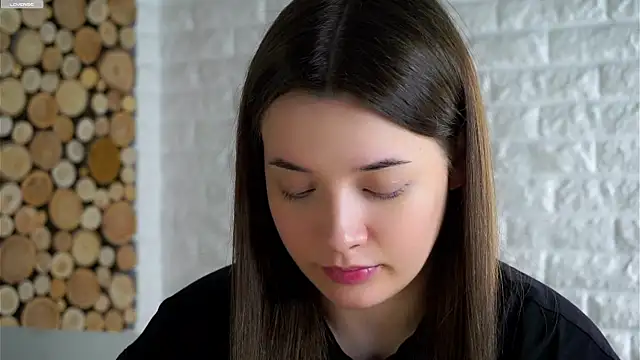 LowOncoming online show from December 22, 2025, 2:52 am