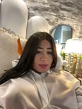  MadiLee  online show from December 4, 2024, 5:27 am