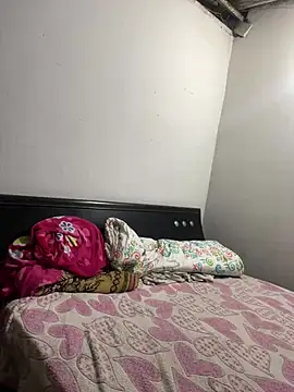 Snapshot of Mentriplex chatting on February 3, 2025, 10:11 pm Mentriplex online show from February 3, 2025, 10:11 pm