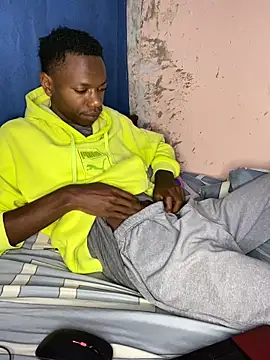 Snapshot of fireboyafrica chatting on November 5, 2025, 12:43 am fireboyafrica online show from November 5, 2025, 12:43 am