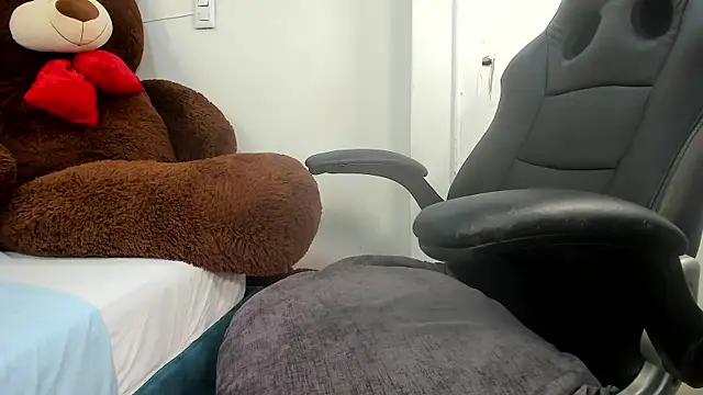 karina mason online show from October 29, 2025, 12:18 pm