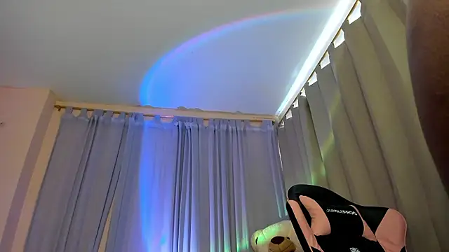  maiahairy  online show from February 22, 2026, 7:01 pm