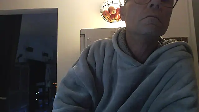 Nomi1612 online show from November 21, 2025, 8:18 pm