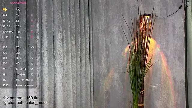 chloe moormoor online show from December 10, 2024, 9:00 pm