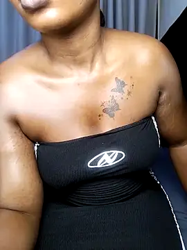 Hugemassivebootie online show from April 8, 2026, 7:25 pm