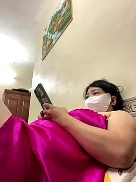 Snapshot of Hachi_Sweetbabie_ chatting on October 19, 2025, 12:11 am Hachi Sweetbabie online show from October 19, 2025, 12:11 am