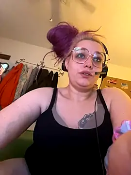 Lalalynn online show from December 1, 2025, 3:39 pm