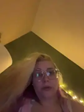 Lalalynn online show from February 22, 2026, 10:25 am