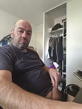 Snapshot of veryverybigdick45 chatting on June 3, 2026, 8:28 am veryverybigdick45 online show from June 3, 2026, 8:28 am