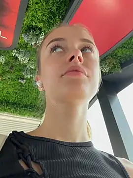 enjoy my beauty online show from January 13, 2025, 4:39 am