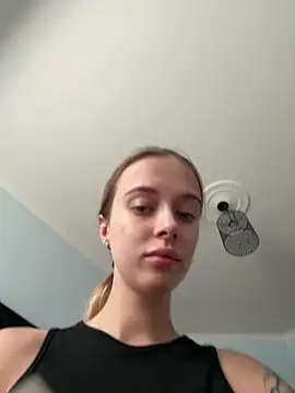 Snapshot of enjoy_my_beauty chatting on June 27, 2026, 6:29 am enjoy my beauty online show from June 27, 2026, 6:29 am