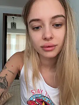 Snapshot of enjoy_my_beauty chatting on June 30, 2026, 6:25 am enjoy my beauty online show from June 30, 2026, 6:25 am