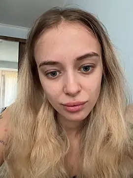 Snapshot of enjoy_my_beauty chatting on July 9, 2026, 6:39 am enjoy my beauty online show from July 9, 2026, 6:39 am