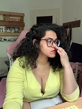 Curvydesifromgermany online show from May 7, 2026, 1:16 pm