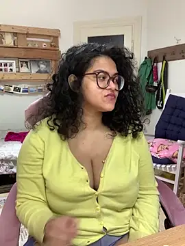 Curvydesifromgermany online show from May 8, 2026, 7:36 am