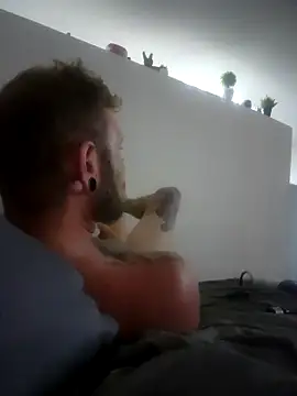 Hunnyhunty420 online show from April 15, 2026, 1:34 am