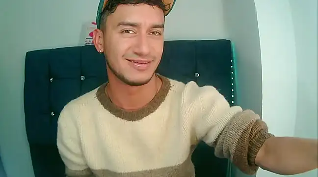 Snapshot of Kevin_Torres chatting on January 11, 2025, 4:27 am Kevin Torres online show from January 11, 2025, 4:27 am