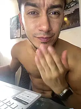 Snapshot of Kevin_Torres chatting on February 21, 2025, 8:16 pm Kevin Torres online show from February 21, 2025, 8:16 pm