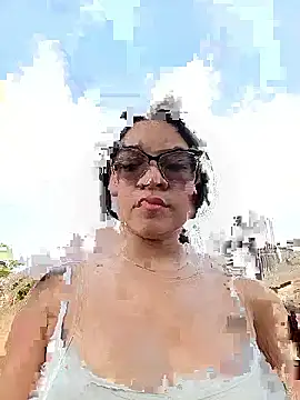 Snapshot of -VICKKY chatting on November 22, 2025, 1:43 pm -VICKKY online show from November 22, 2025, 1:43 pm