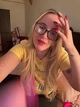 isisxoxx online show from March 11, 2026, 9:54 pm