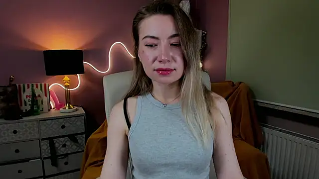 Mia Tasty online show from December 17, 2025, 7:36 am