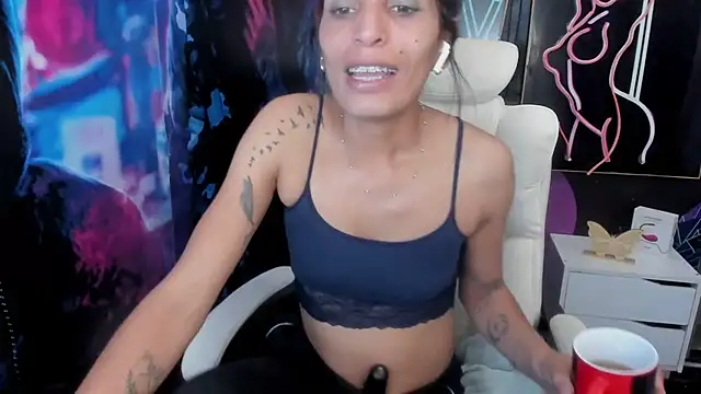 ImCrazzy online show from February 4, 2025, 7:44 pm