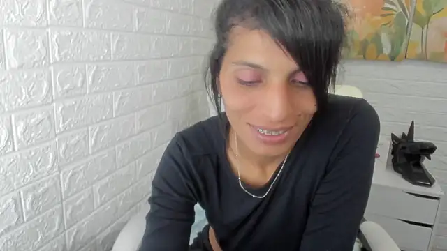 ImCrazzy online show from February 19, 2025, 7:48 pm