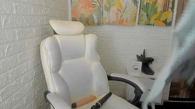 ImCrazzy online show from March 10, 2025, 2:05 pm