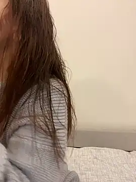 Snapshot of AnaWest chatting on November 10, 2025, 4:22 am AnaWest online show from November 10, 2025, 4:22 am