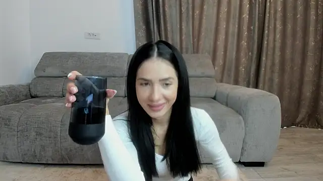 Emmapmg online show from October 6, 2025, 10:34 am